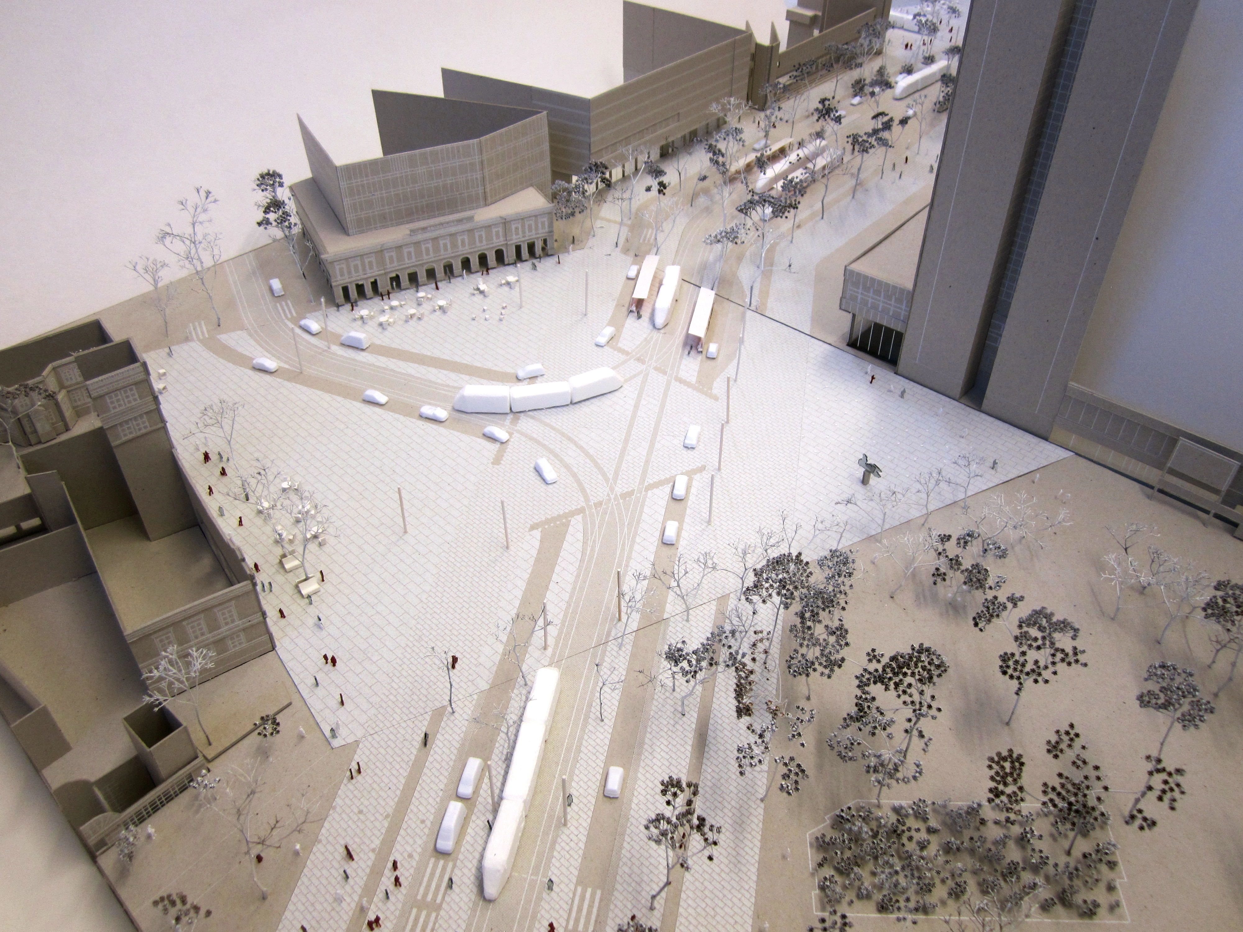 Maketifoto: Tallinna peatänava projekti üldlahendus Viru Väljakule, Kavakava arhitektid koostöös Toomas Paaveriga, 2018. Makett: Kavakava.